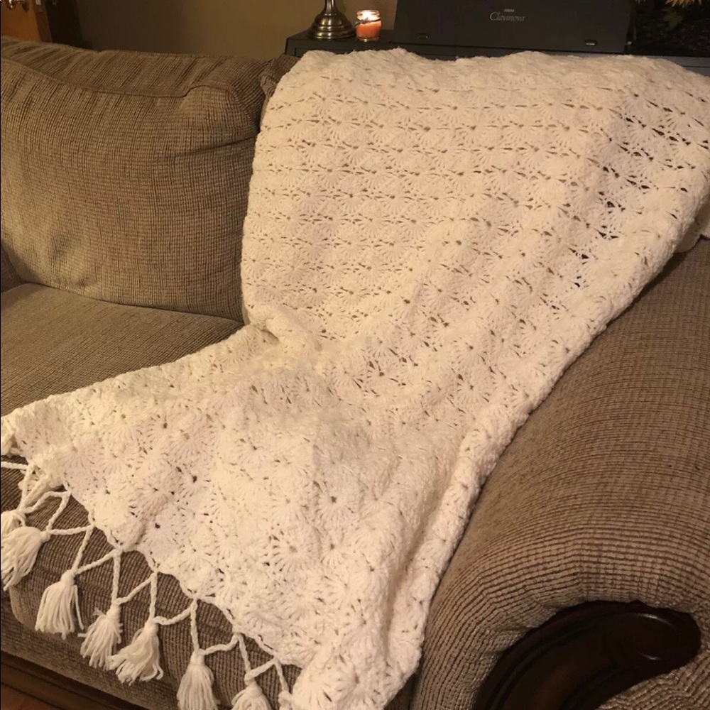 Vintage hand crotchet afghan EXTRA LARGE